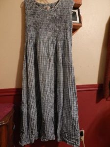 Recycle an Old Dress into a Skirt Image